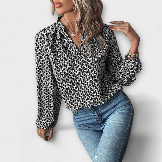 Relaxiva Blouse with Pattern and Elegant Sleeves