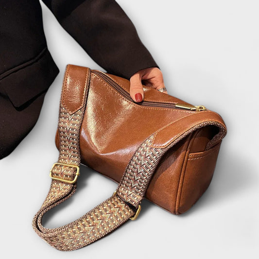 Lora. - Vintage Crossbody Bag