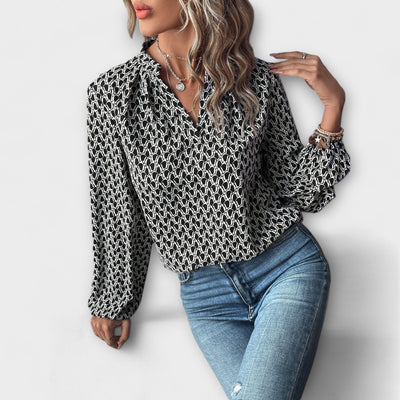 Relaxiva Blouse with Pattern and Elegant Sleeves