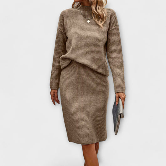 2-piece set of pullover and skirt