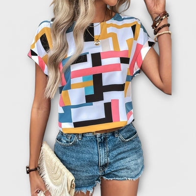 Chloe – The Perfect Short-Sleeved Blouse with Round Neck